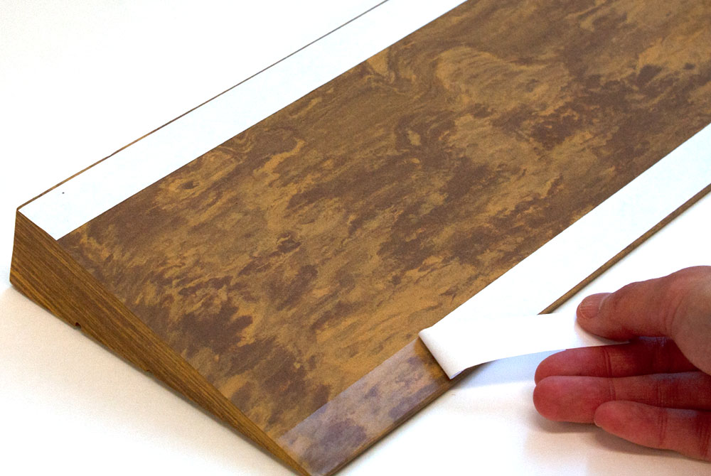 本体に両面テープつき